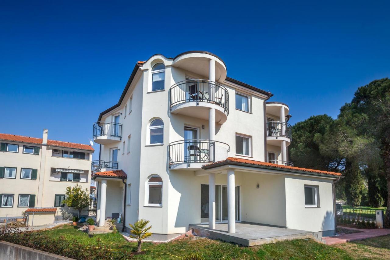 Pinia Apartment Медулин Екстериор снимка